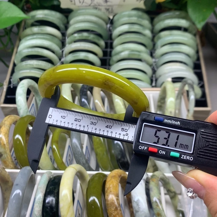 蛇纹石玉未镶嵌手镯39