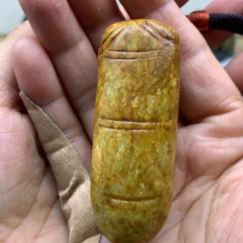 【闪购商品】未镶嵌岫岩河磨玉（透闪石质玉）把件