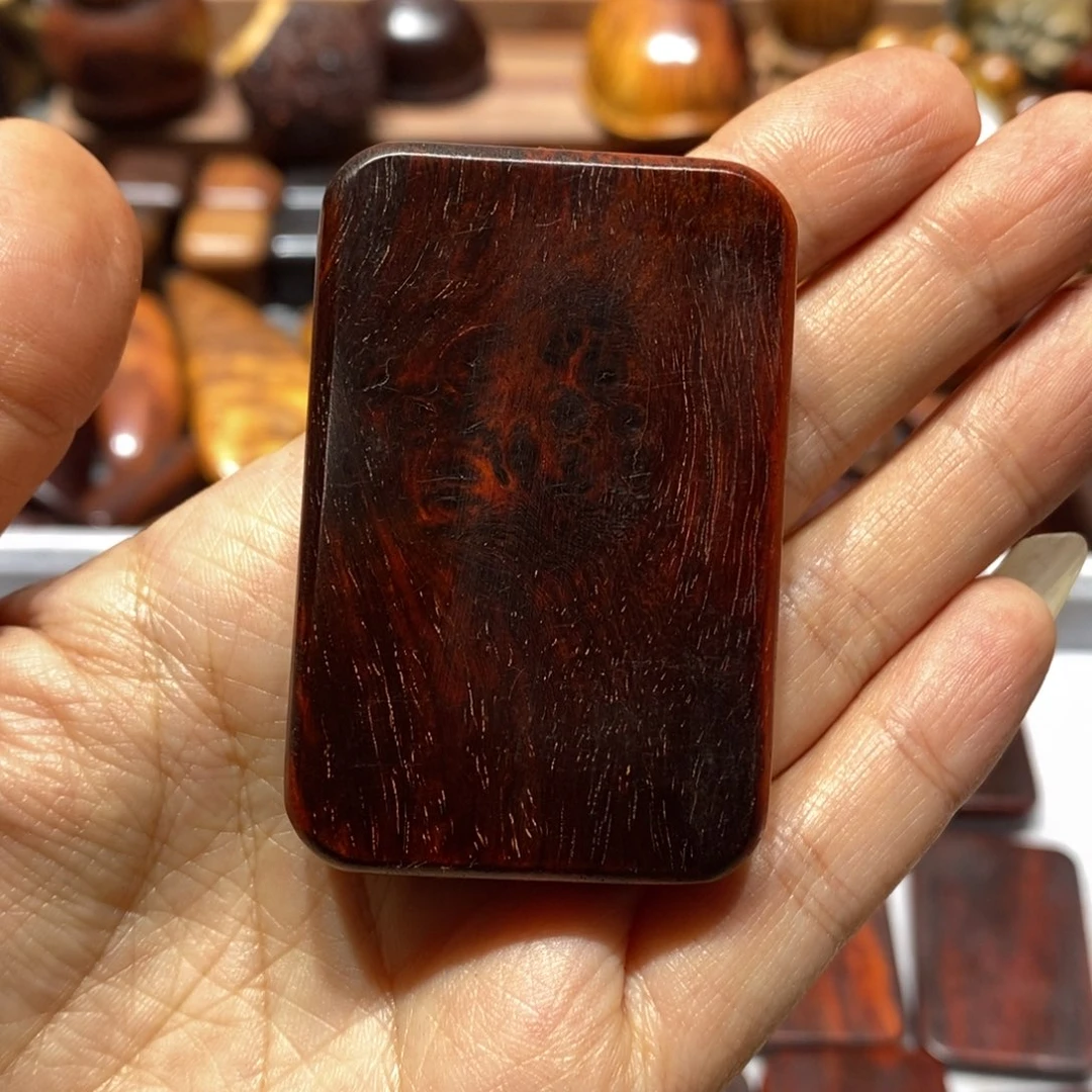 齐***胜檀香紫檀（小叶紫檀）