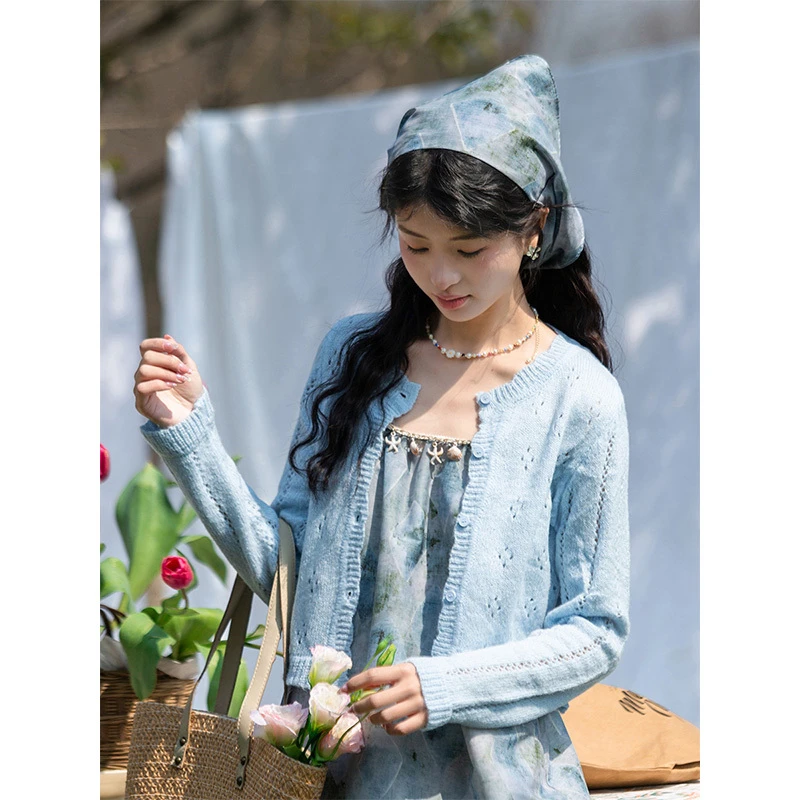 素色左岸慵懒风镂空薄款蓝色短款针织开衫女春季新款修身显瘦上衣