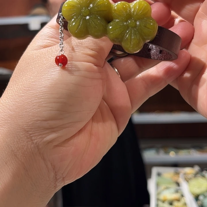 岫玉未镶嵌毛衣款