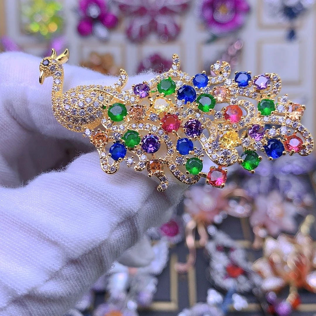 合成立方氧化锆铜胸针胸花