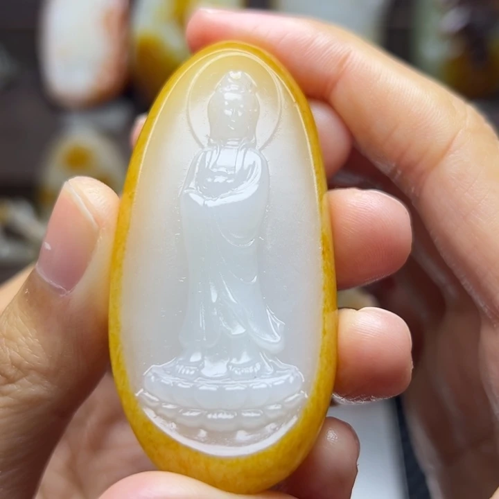 和田玉未镶嵌颈饰