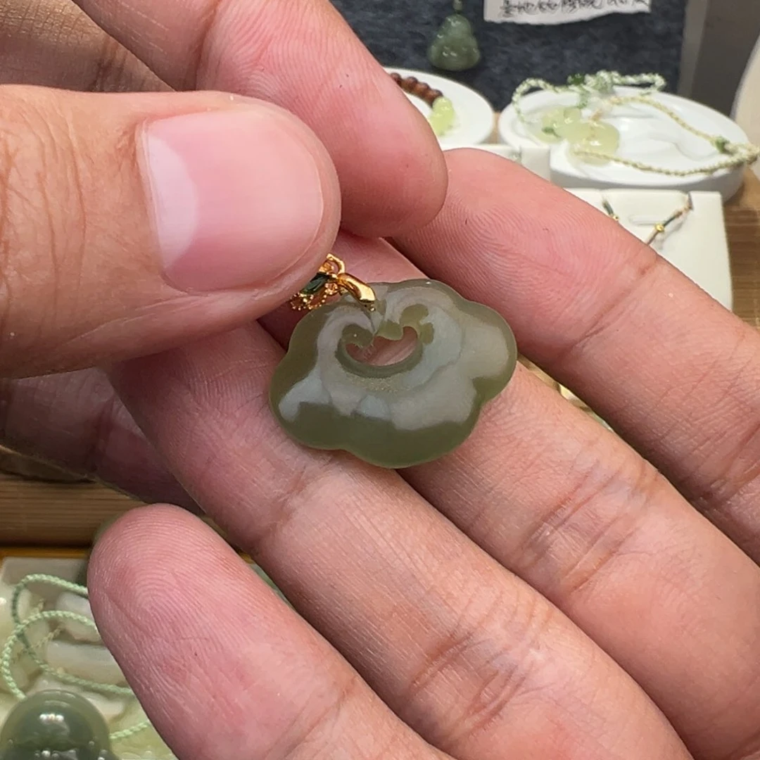 和田玉吊坠(不含链)未镶嵌娜*小如意