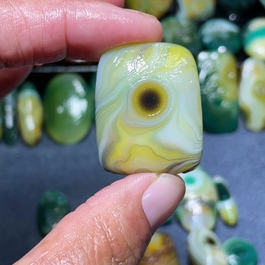 【闪购商品】未镶嵌玛瑙/玉髓珠宝奇石风****等