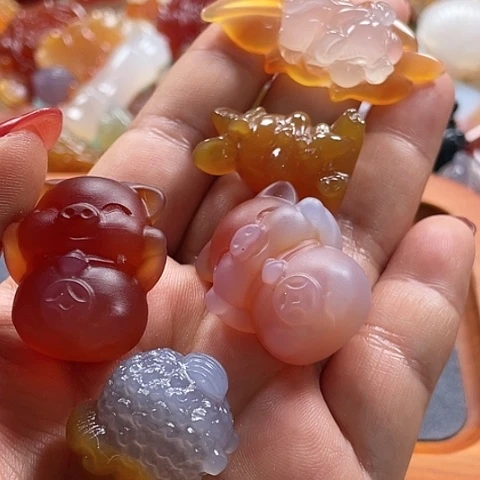 未镶嵌颈饰玛瑙/玉髓兜**妈