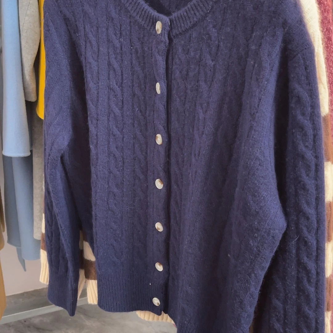 丢***丢圆领 麻花 羊绒 开衫 藏蓝色