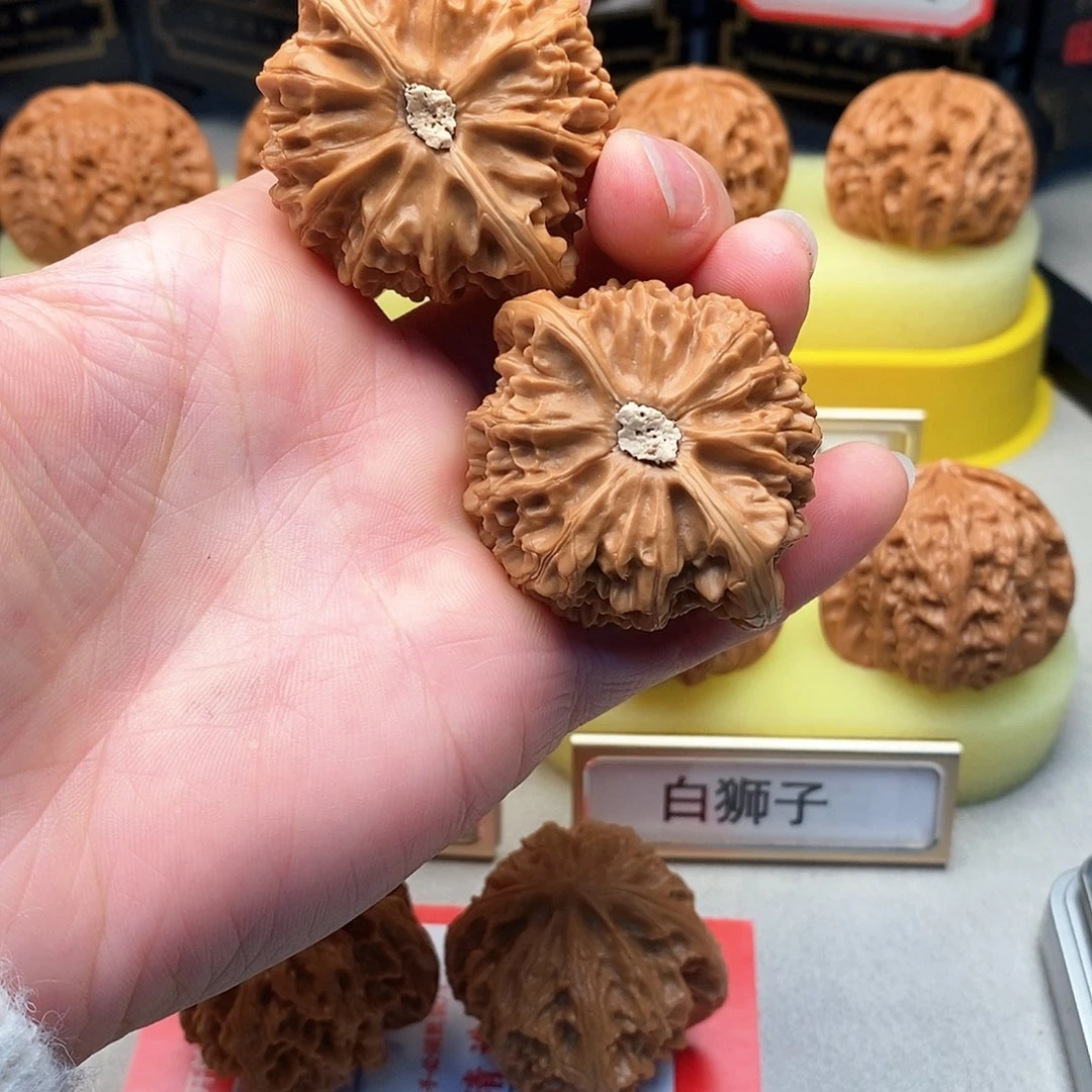 用***5文玩核桃吊坠45尺宫灯142号