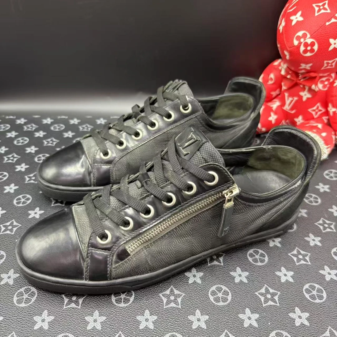 95新 LouisVuitton/路易威登 黑色棋盘格拉链板鞋40.5欧码 lz347
