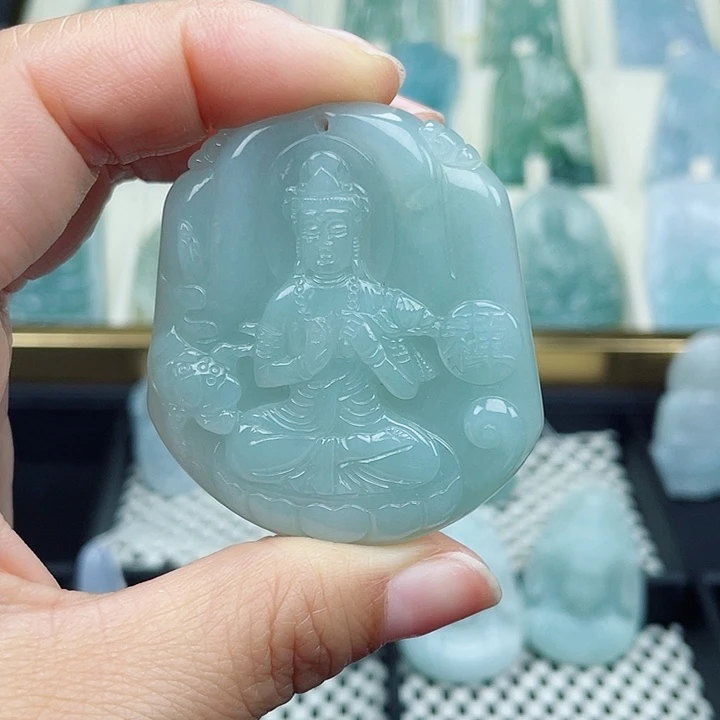 翡翠颈饰未镶嵌听**禹大势至
