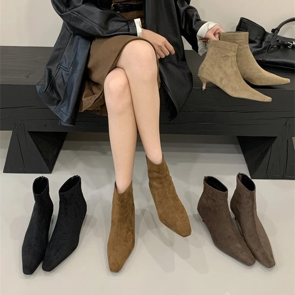 2025年秋冬季新款韩版简约百搭方头马丁靴休闲细跟后拉链时装女靴