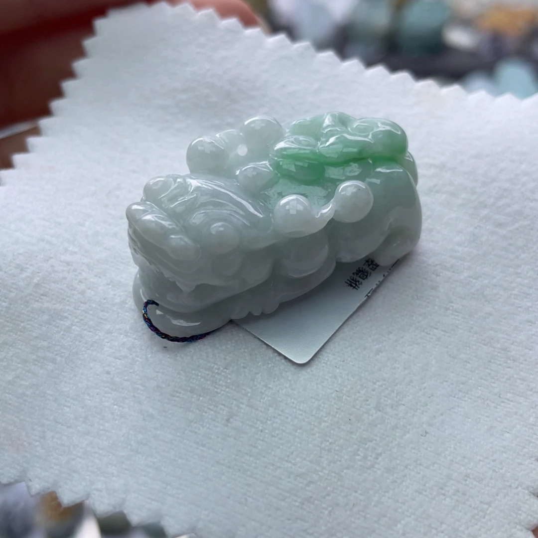 翡翠颈饰未镶嵌翡翠貔貅