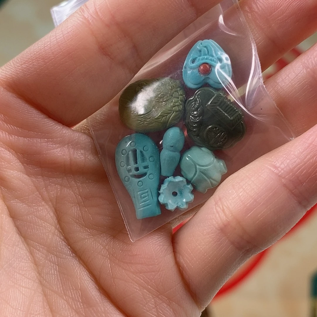 绿松石未镶嵌珠宝奇石