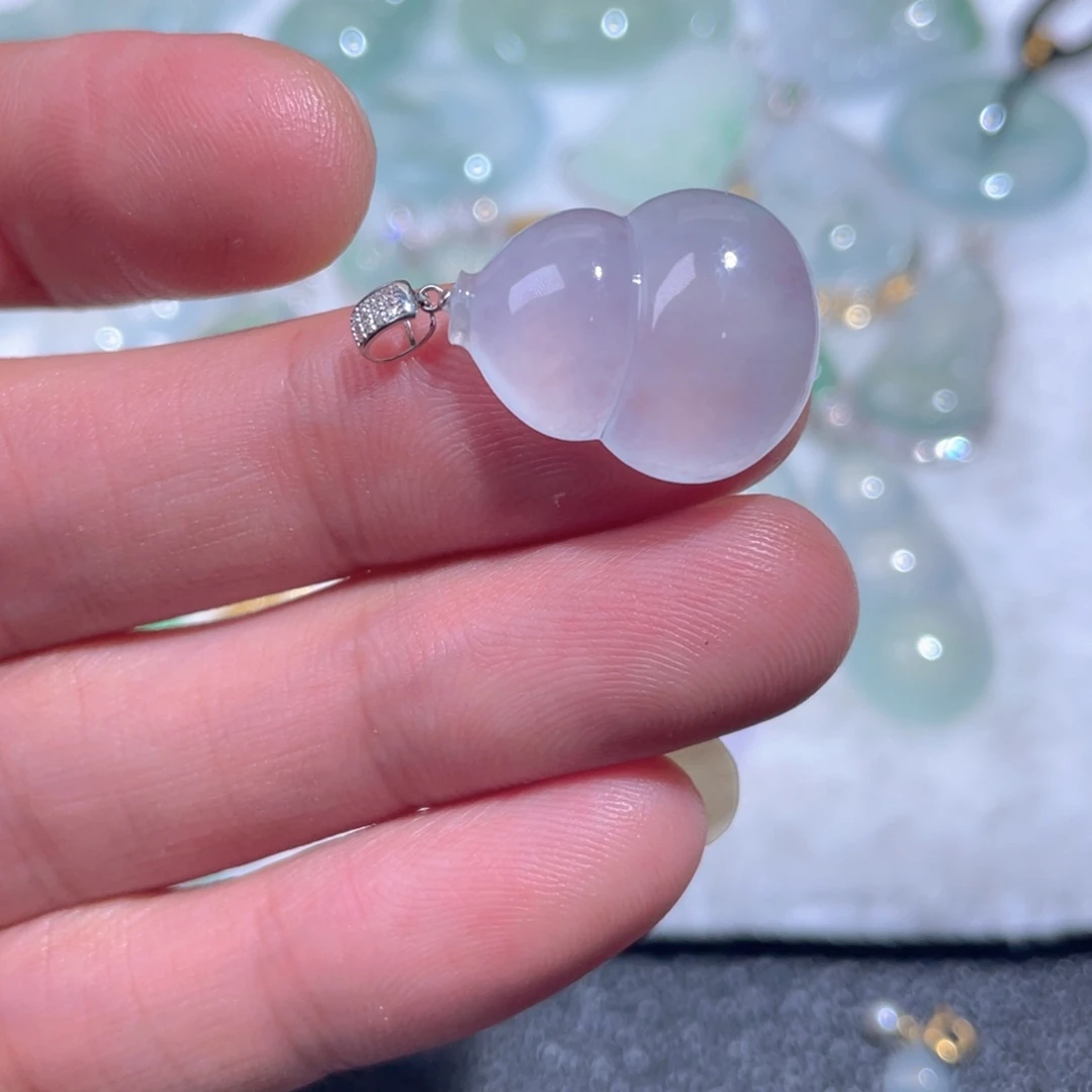 翡翠18K金镶嵌颈饰翡翠