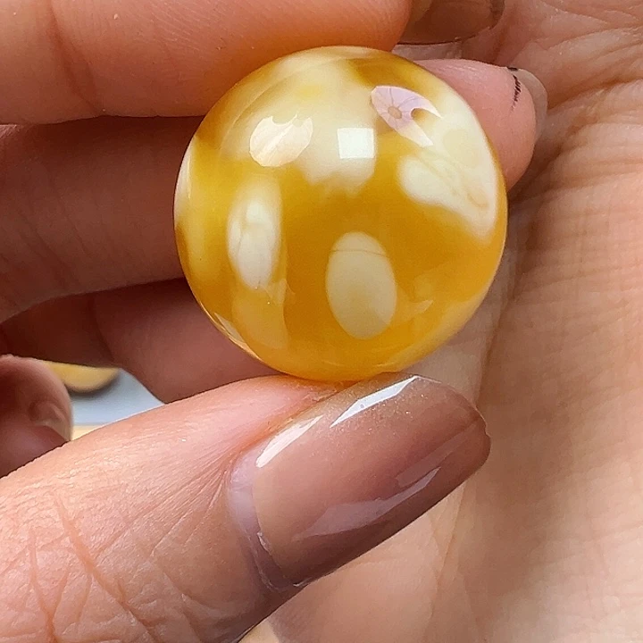 蜜蜡未镶嵌珠宝奇石