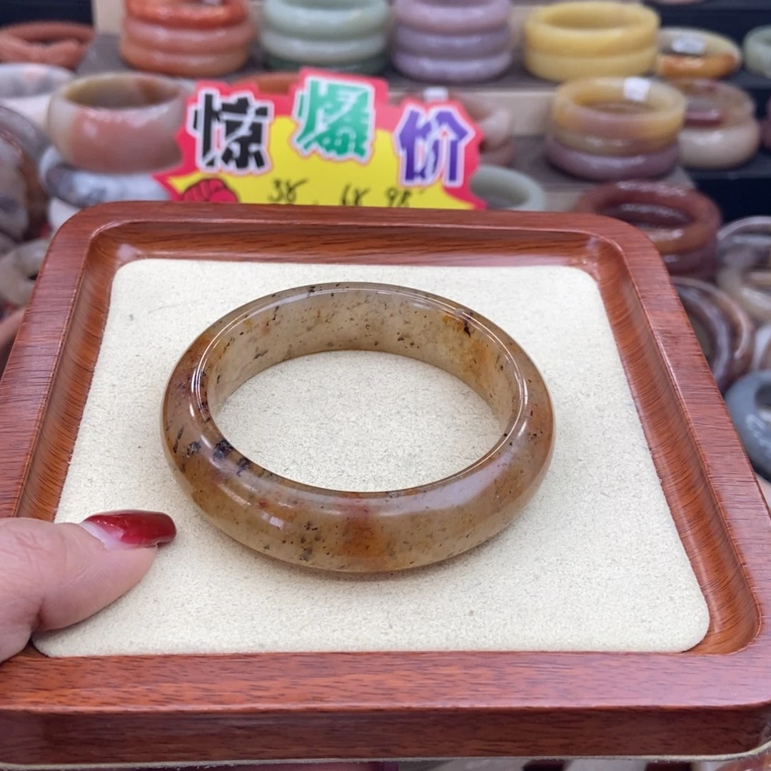 石英质玉手镯未镶嵌