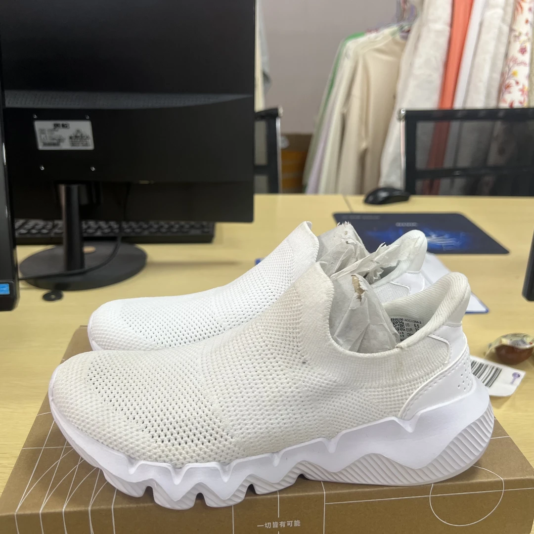 《B品以直播展示为准》鞋面脏(X802）李宁女子休闲运动鞋AGCU258-2