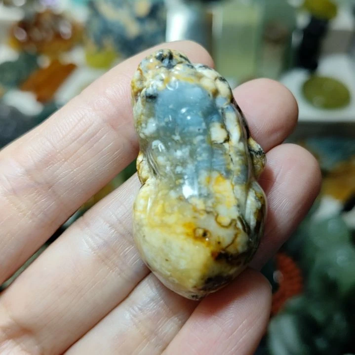 岫玉未镶嵌微瑕挂坠