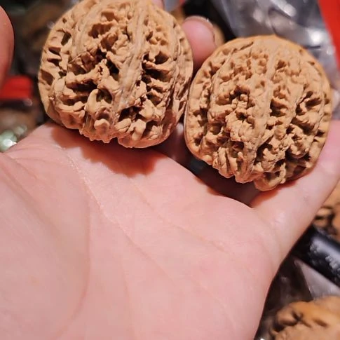 文玩核桃吊坠42粗筋