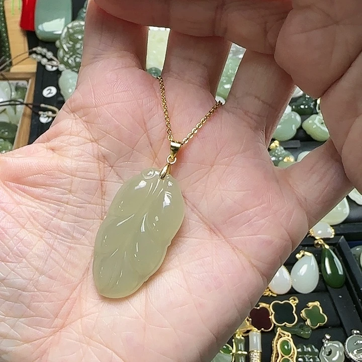 颈饰银S925镶嵌和田玉