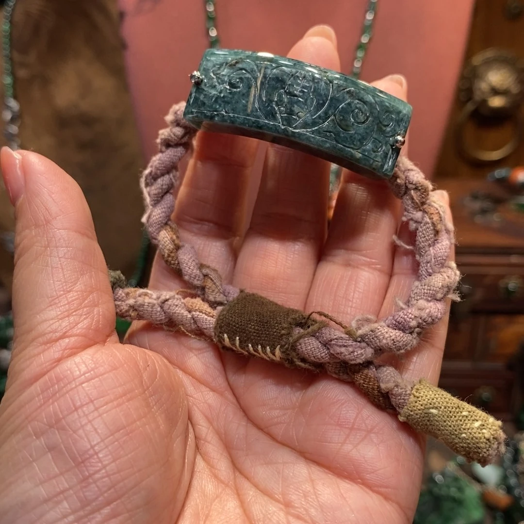 翡翠吊坠(赠链)未镶嵌