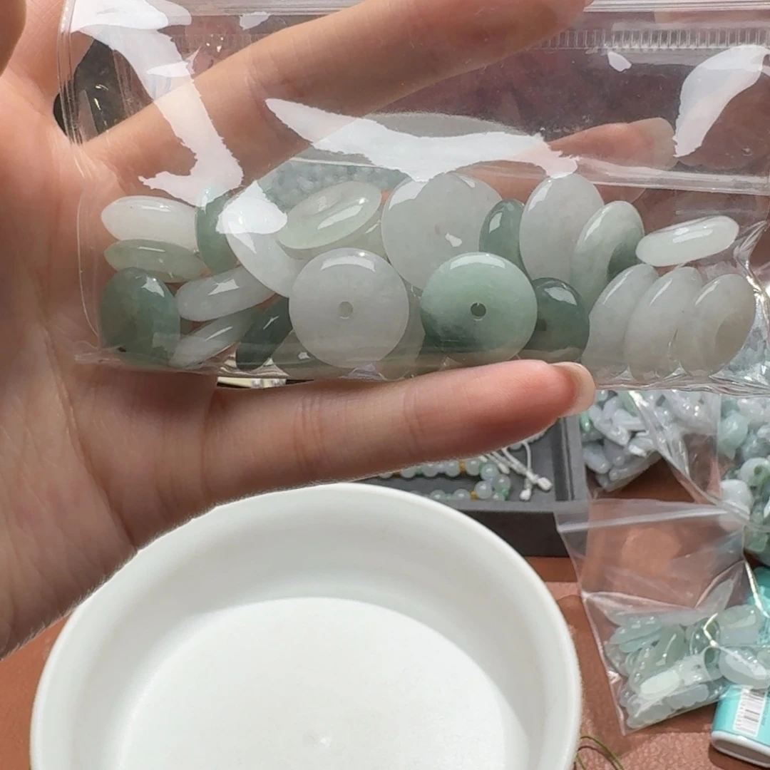 未镶嵌挂件翡翠福利1个，不包邮，拍邮费发货