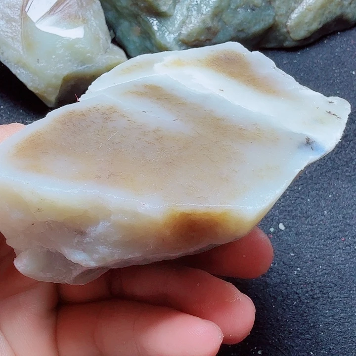 未镶嵌和田玉（糖玉）珠宝半成品