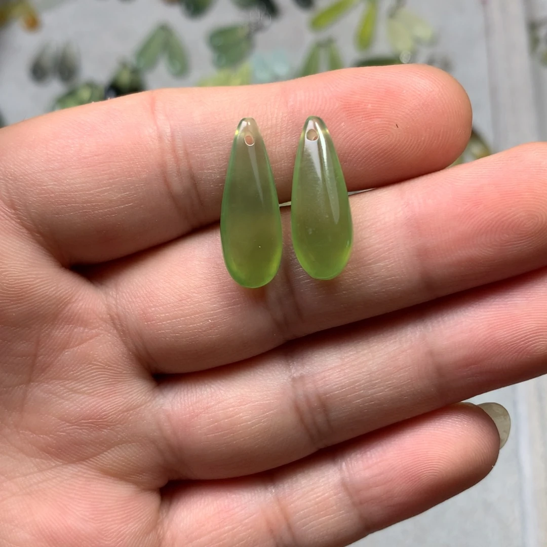 未镶嵌蛇纹石玉耳环