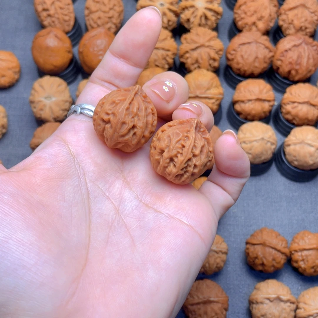 合***煜核桃文玩把件小三棱