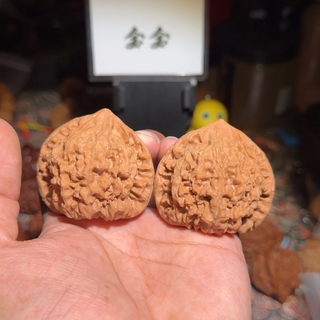 文玩核桃把件1363官帽，尺寸50 43.5 47