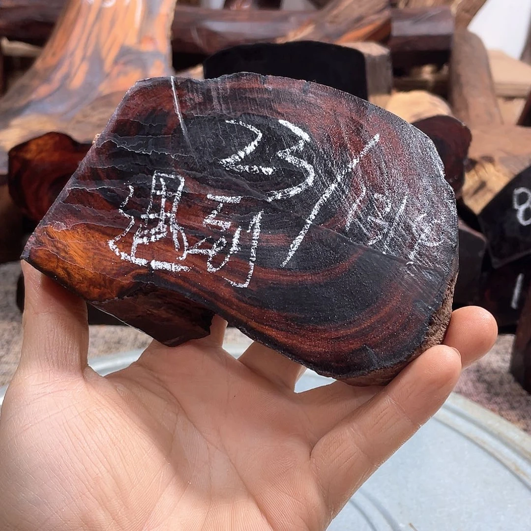 交趾黄檀（大红酸枝）