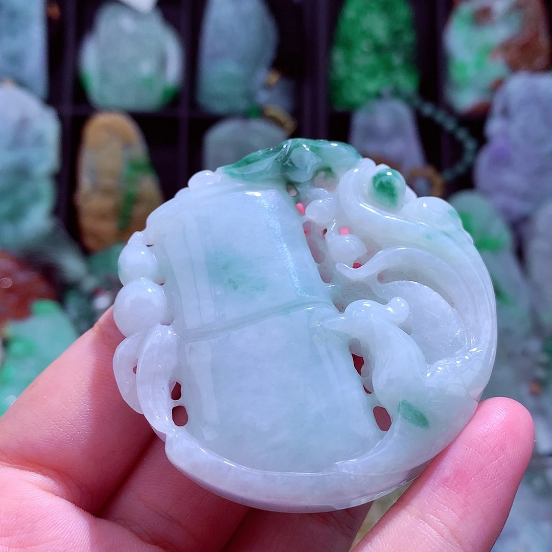 颈饰未镶嵌翡翠天然