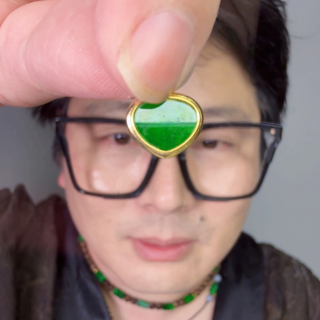 颈饰银S925镶嵌翡翠一件