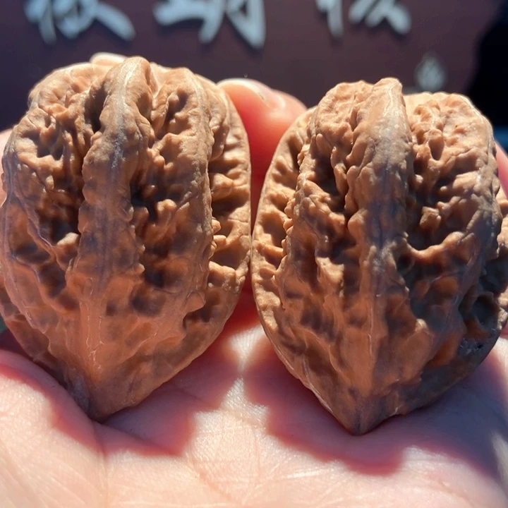 文玩核桃吊坠楸玥核36