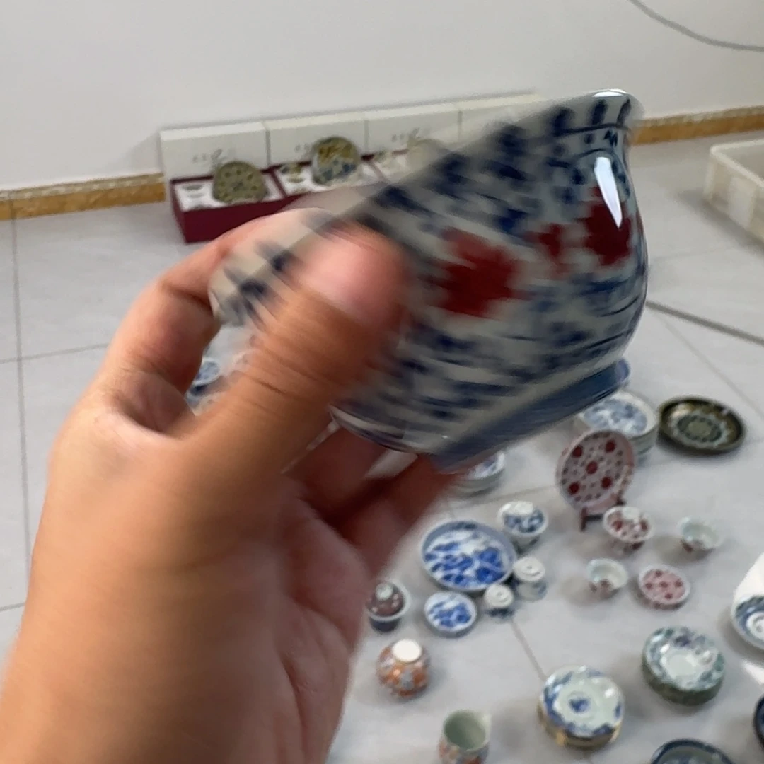 陶摆件釉里红缠枝莲大压手