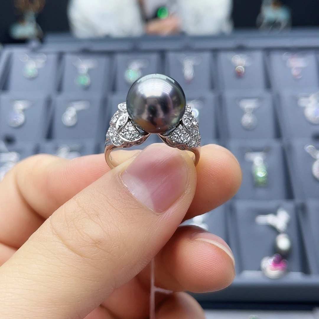 海水珍珠铂Pt850镶嵌戒指12Ｍｍ