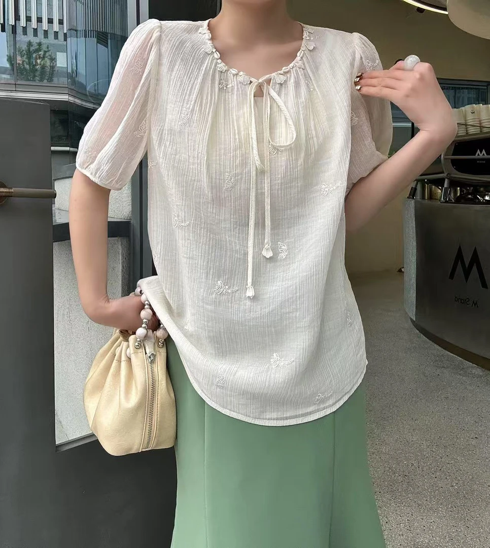 飘带贝壳圆领刺绣花减龄天丝小衫9272