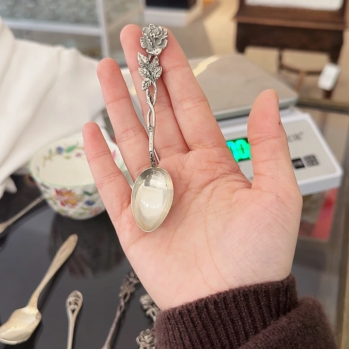 谢***琼茉莉中古家居银勺1个