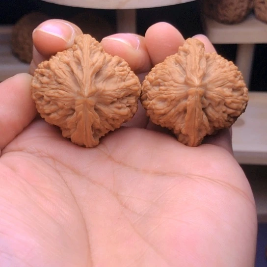 文玩核桃吊坠南疆