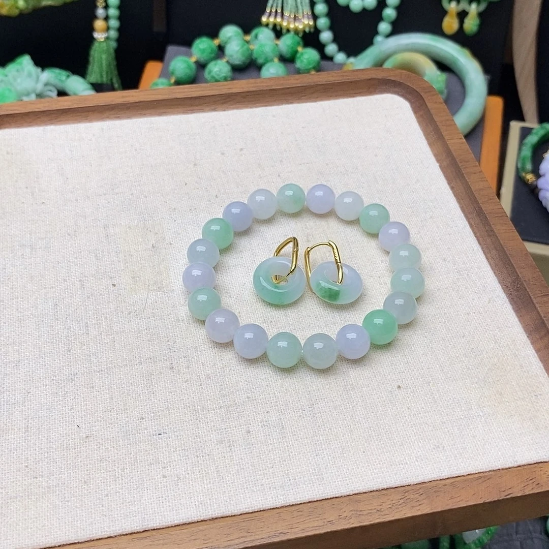 翡翠未镶嵌颈饰翡翠一组