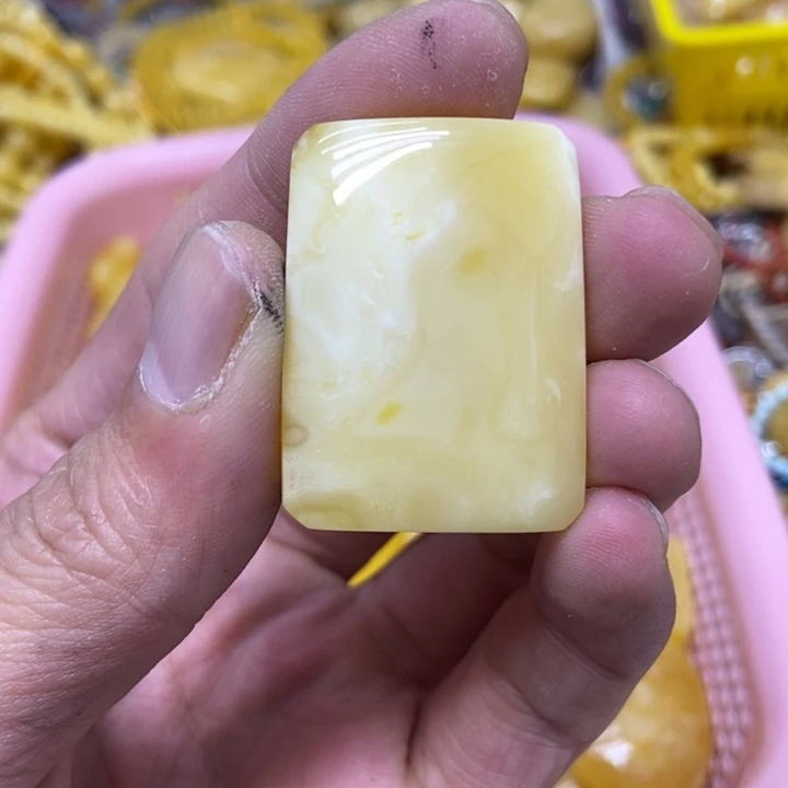 裸石蜜蜡未镶嵌吊坠