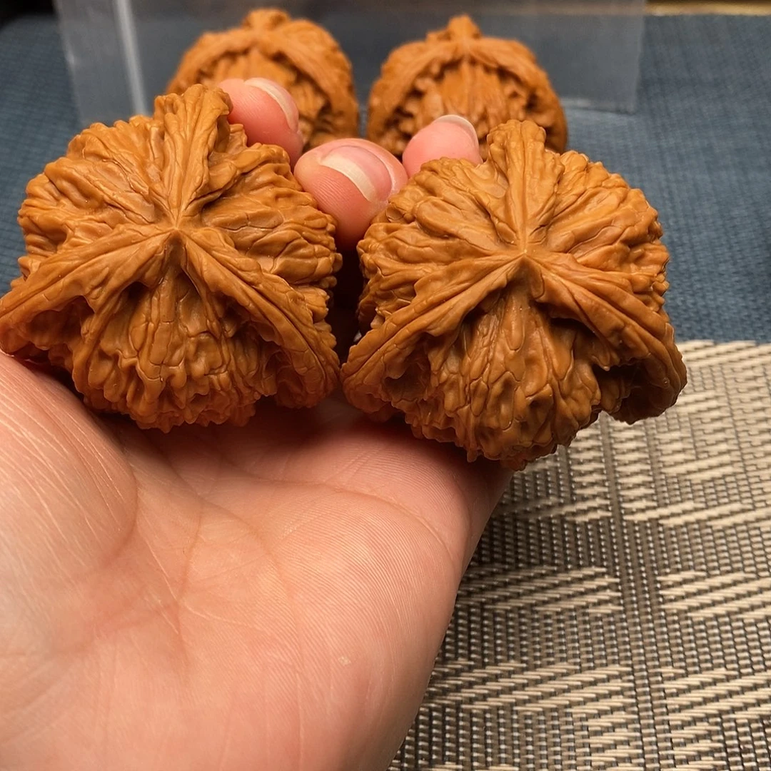 李***四吊坠文玩核桃三棱