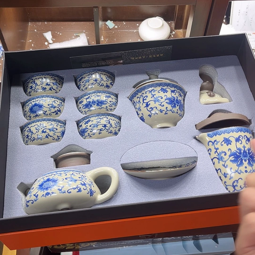 孤品茶具套装等。