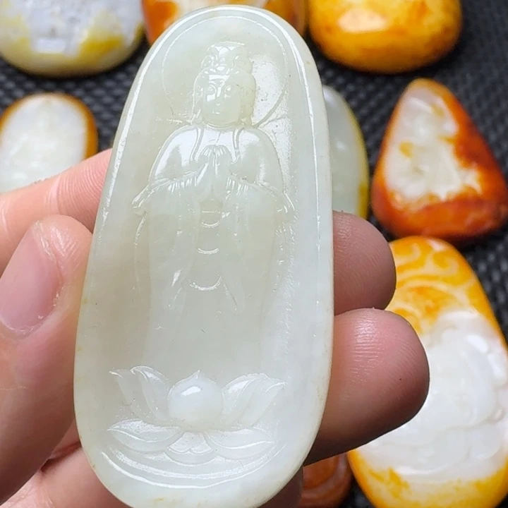 和田玉未镶嵌颈饰