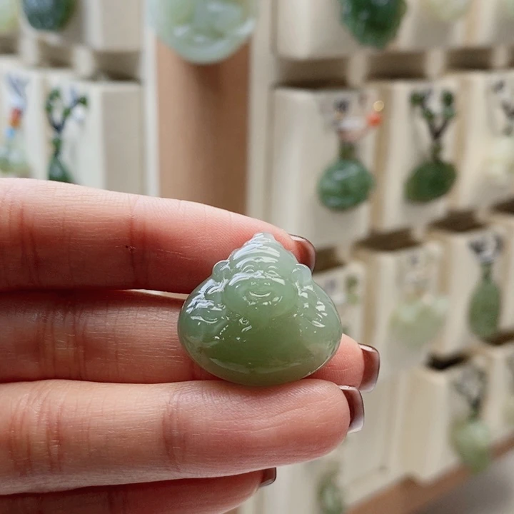 海***。和田玉未镶嵌颈饰