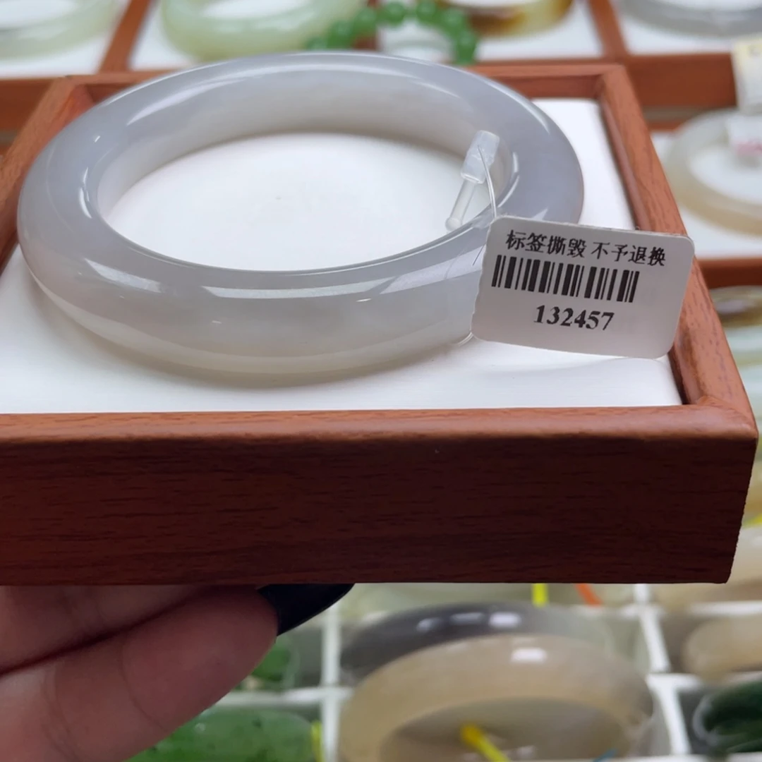 【闪购商品】未镶嵌手镯和田玉56.2