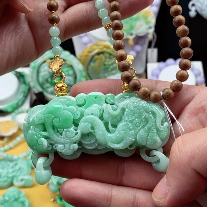 翡翠颈饰未镶嵌翡翠吊坠挂件