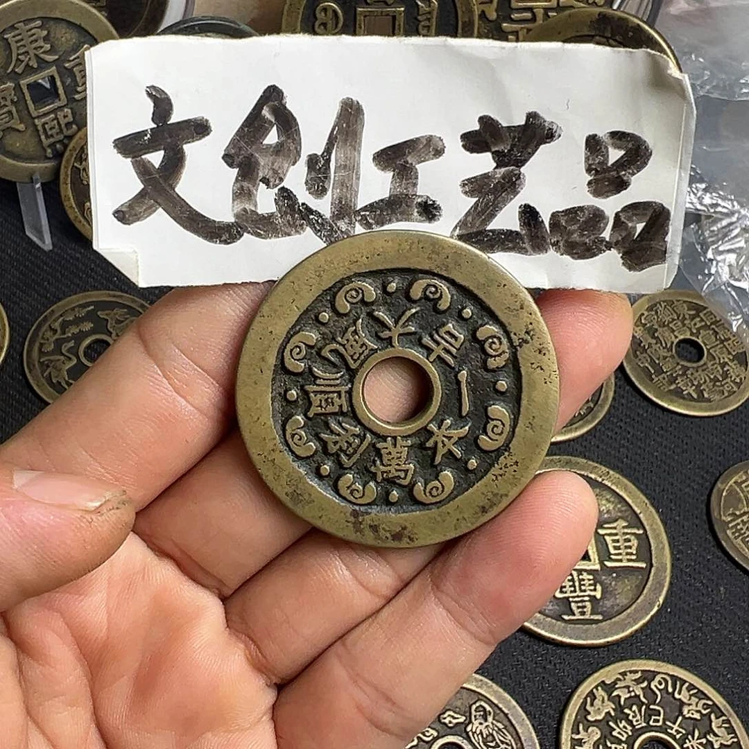 卡***?现代文创工艺品