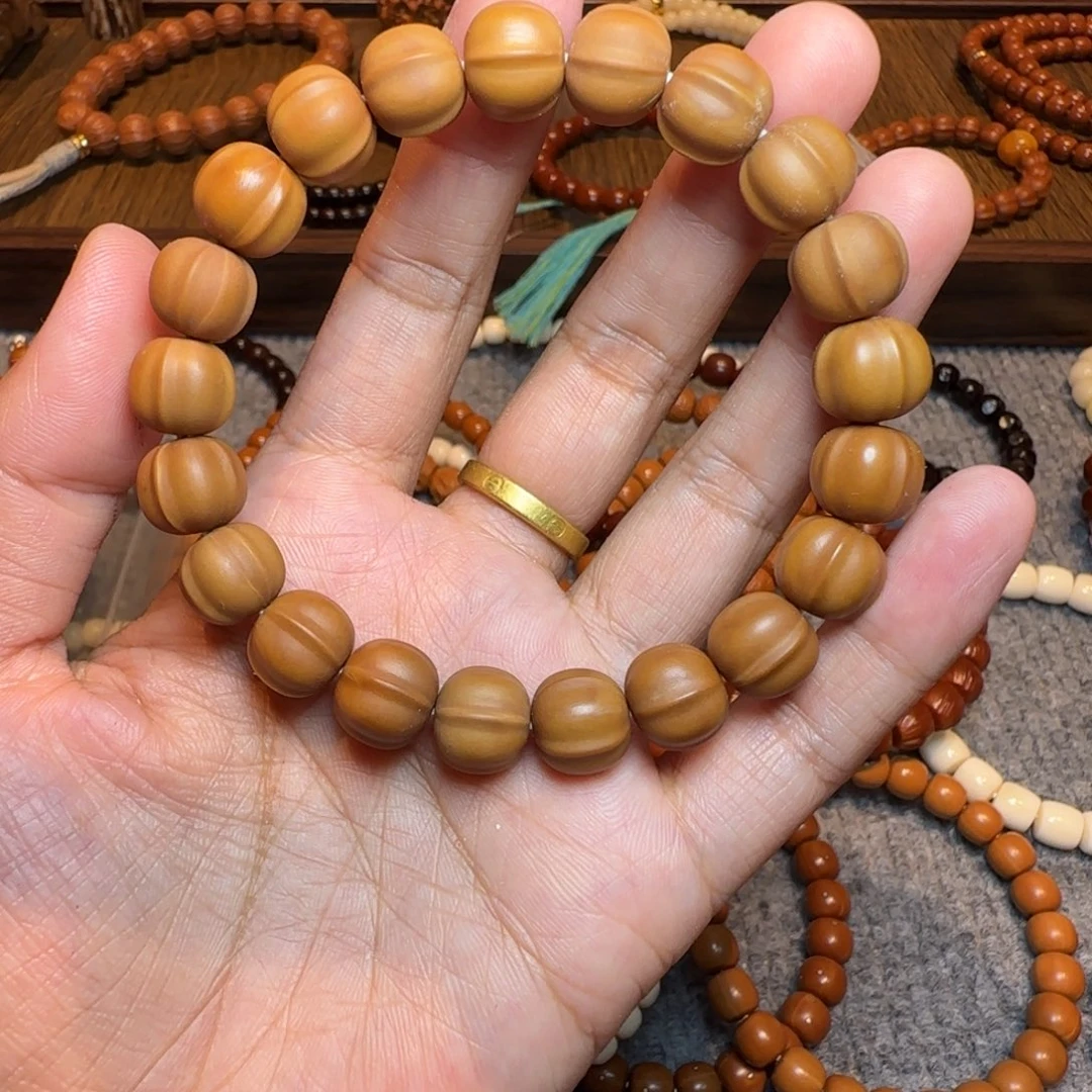 猴头核桃吊坠瑕疵款四花鲨鱼背 介意慎拍