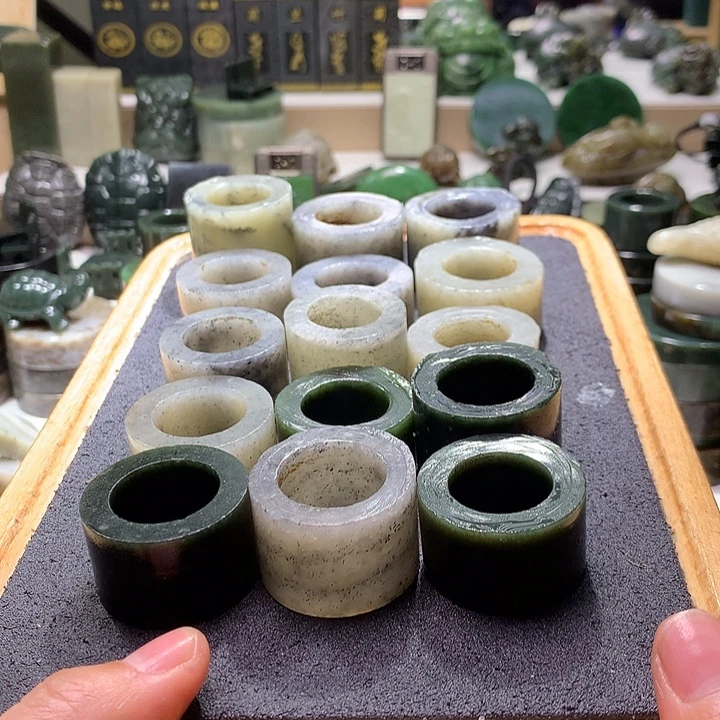 雕***生和田玉未镶嵌珠宝半成品